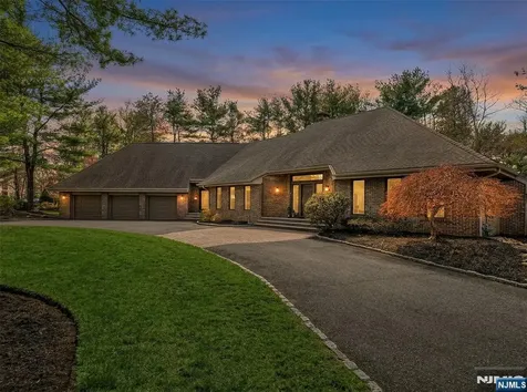 301 Hopper Court Franklin Lakes NJ 07417