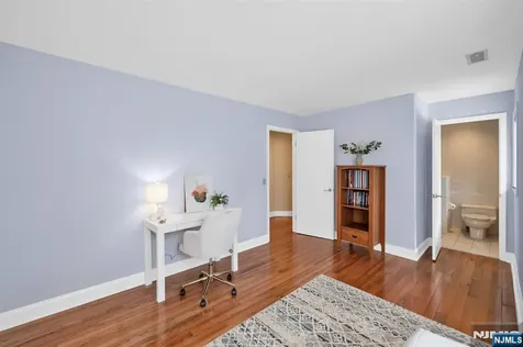 301 Hopper Court Franklin Lakes NJ 07417