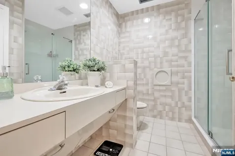 301 Hopper Court Franklin Lakes NJ 07417