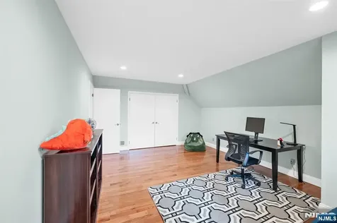 301 Hopper Court Franklin Lakes NJ 07417
