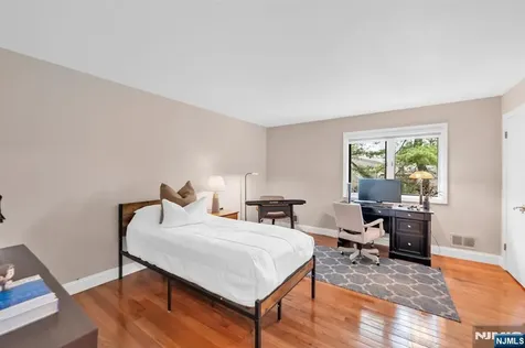 301 Hopper Court Franklin Lakes NJ 07417