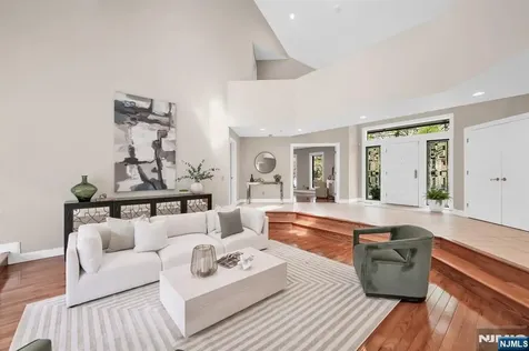 301 Hopper Court Franklin Lakes NJ 07417