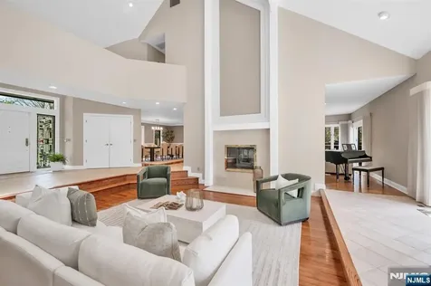 301 Hopper Court Franklin Lakes NJ 07417