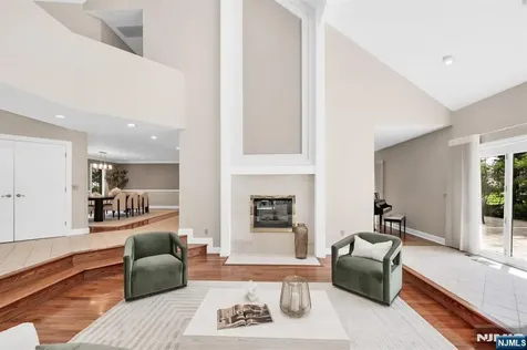 301 Hopper Court Franklin Lakes NJ 07417