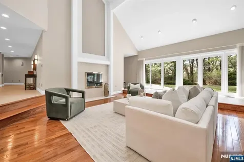 301 Hopper Court Franklin Lakes NJ 07417