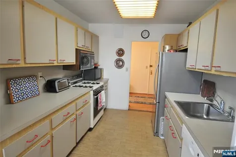 2200 Central Road Fort Lee NJ 07024