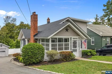17 Lane Avenue West Caldwell NJ 07006
