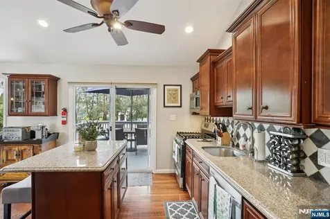 116 Carol Place Wayne NJ 07470