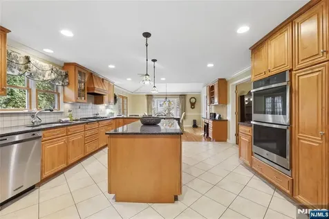 38 Madison Avenue Demarest NJ 07627