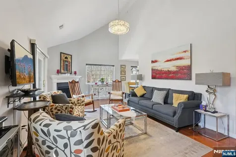 1810 Faulkner Court Mahwah NJ 07430