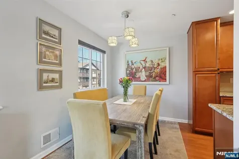 1810 Faulkner Court Mahwah NJ 07430