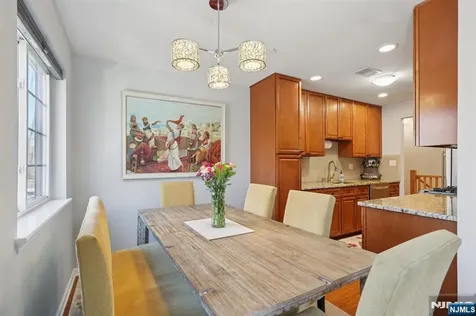 1810 Faulkner Court Mahwah NJ 07430
