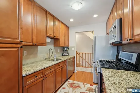1810 Faulkner Court Mahwah NJ 07430