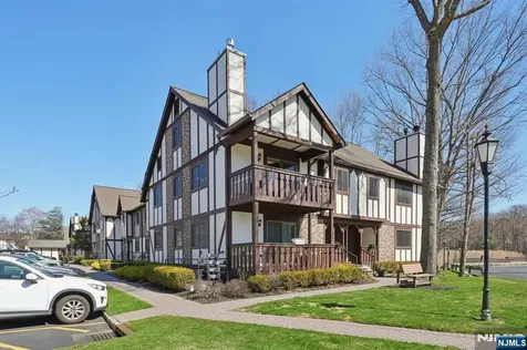 1810 Faulkner Court Mahwah NJ 07430