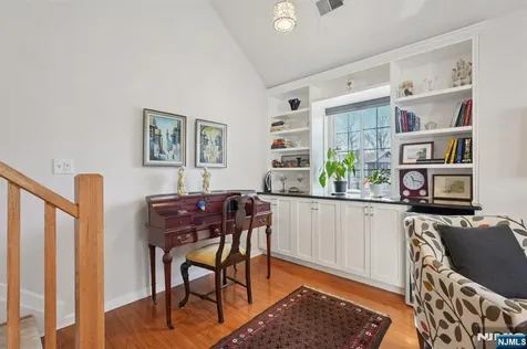 1810 Faulkner Court Mahwah NJ 07430