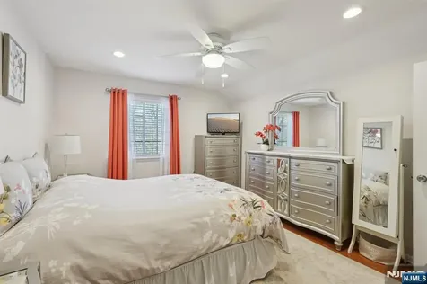 1810 Faulkner Court Mahwah NJ 07430