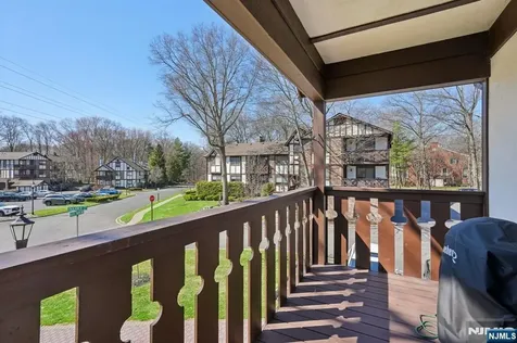 1810 Faulkner Court Mahwah NJ 07430