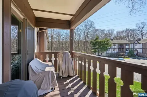 1810 Faulkner Court Mahwah NJ 07430