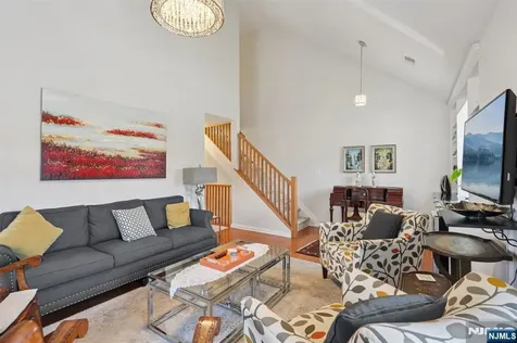 1810 Faulkner Court Mahwah NJ 07430