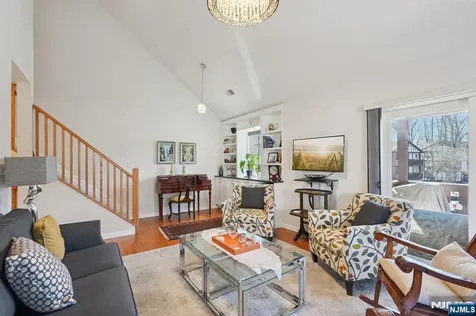 1810 Faulkner Court Mahwah NJ 07430