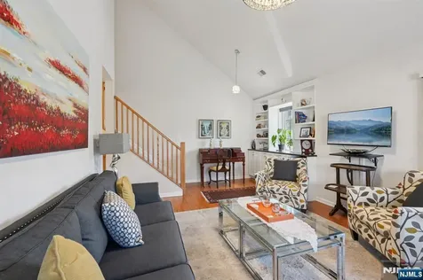 1810 Faulkner Court Mahwah NJ 07430