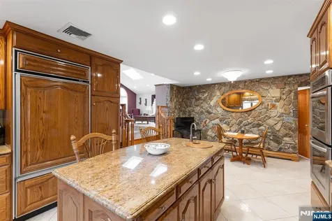 512 Van Bussum Avenue Garfield NJ 07026