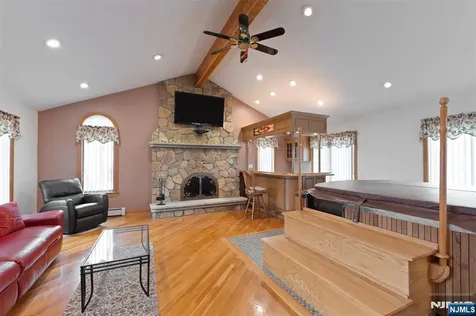 512 Van Bussum Avenue Garfield NJ 07026