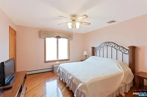 512 Van Bussum Avenue Garfield NJ 07026