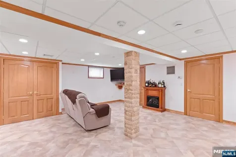 512 Van Bussum Avenue Garfield NJ 07026