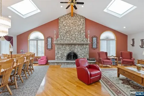 512 Van Bussum Avenue Garfield NJ 07026