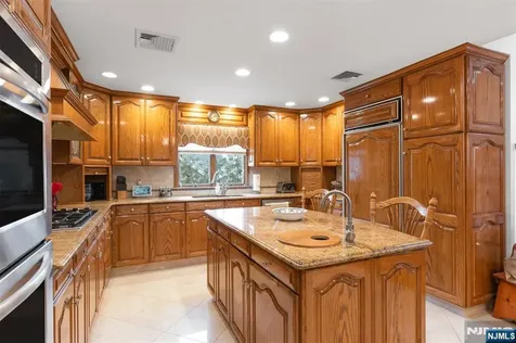 512 Van Bussum Avenue Garfield NJ 07026