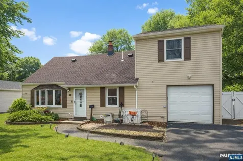 83 Village Road Pequannock Township NJ 07444