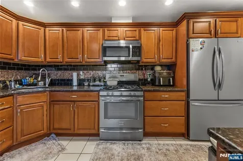 83 Village Road Pequannock Township NJ 07444