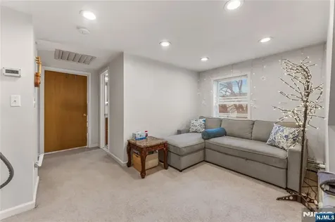 83 Village Road Pequannock Township NJ 07444