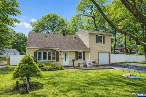 83 Village Road Pequannock Township NJ 07444