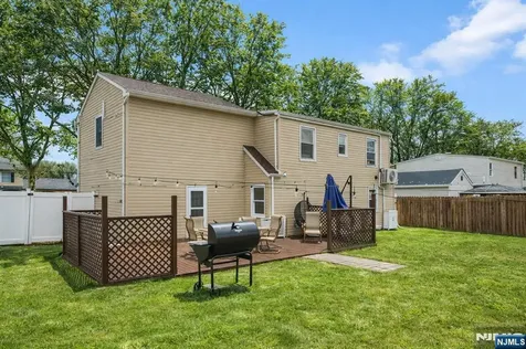 83 Village Road Pequannock Township NJ 07444