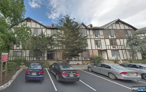 2004 Hawthorne Lane Mahwah NJ 07430