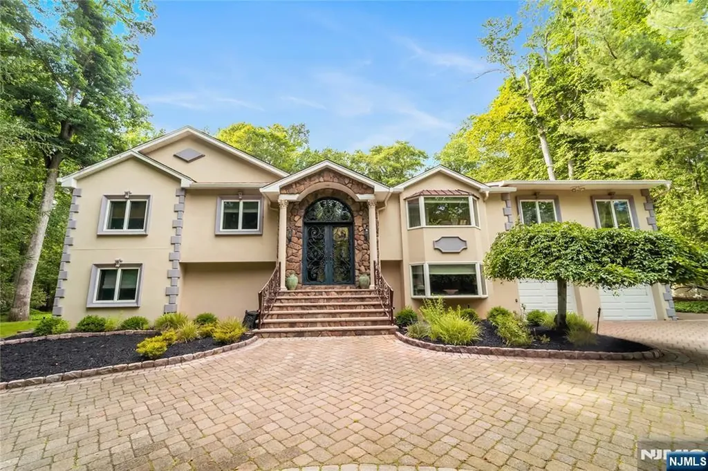136 Willow Drive Old Tappan NJ 07675