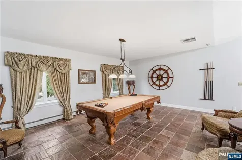 136 Willow Drive Old Tappan NJ 07675