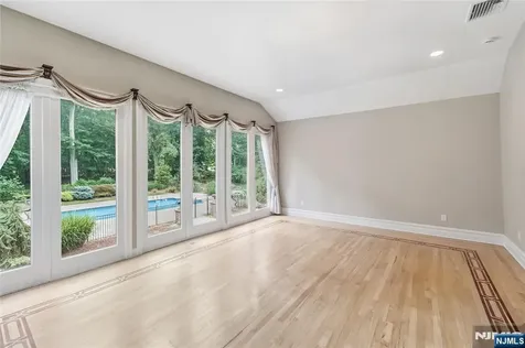 136 Willow Drive Old Tappan NJ 07675