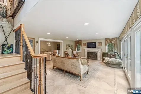 136 Willow Drive Old Tappan NJ 07675