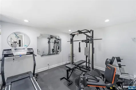 136 Willow Drive Old Tappan NJ 07675