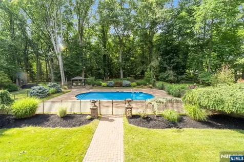136 Willow Drive Old Tappan NJ 07675
