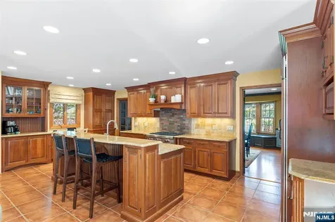 565 Dorchester Drive River Vale NJ 07675