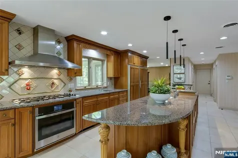 78 Apple Ridge Woodcliff Lake NJ 07677