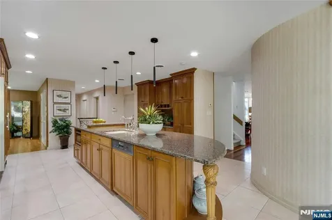 78 Apple Ridge Woodcliff Lake NJ 07677