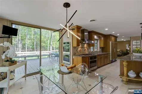 78 Apple Ridge Woodcliff Lake NJ 07677