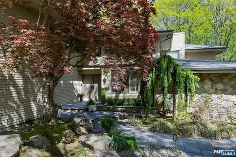 78 Apple Ridge Woodcliff Lake NJ 07677