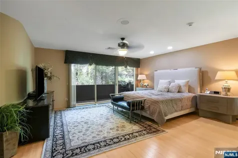 78 Apple Ridge Woodcliff Lake NJ 07677