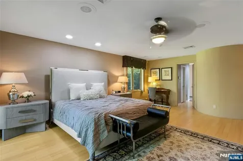 78 Apple Ridge Woodcliff Lake NJ 07677